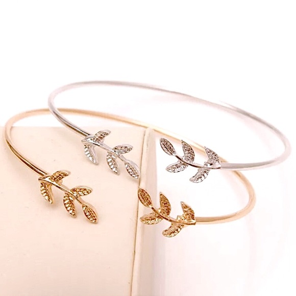 💜10/$25💜NEW Silver Floral Cuff Bracelet - Picture 8 of 10